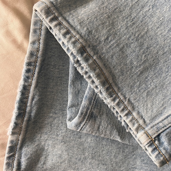 Abercrombie & Fitch | “The Dad High Rise” - Picture 6 of 7